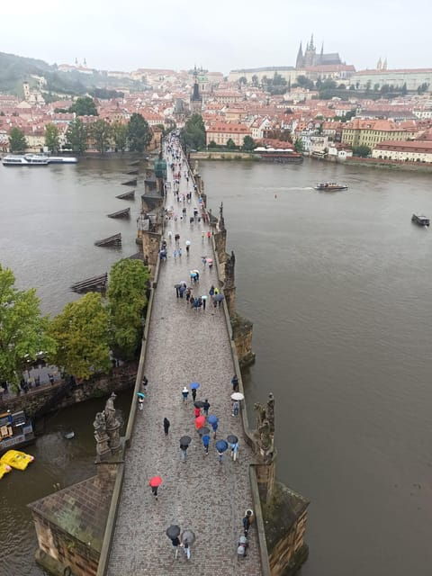 charles-bridge-and-prague-castle-walking-tour-2