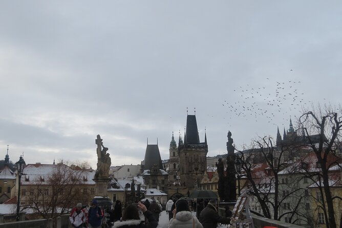 charles-bridge-and-prague-castle-walking-tour