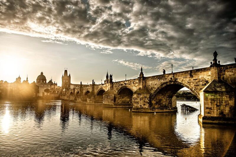 charles-bridge-lesser-town-walking-tour