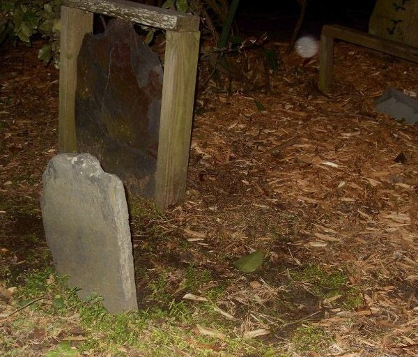 charleston-90-minute-ghost-graveyard-walking-tour