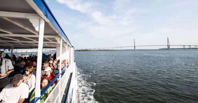 charleston-sightseeing-harbor-tour-dolphin-watch
