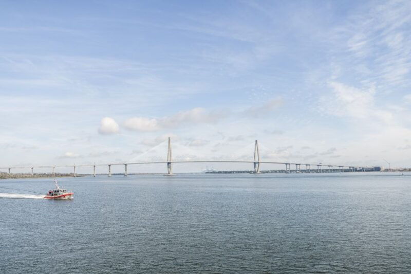 charleston-sightseeing-harbor-tour-dolphin-watch