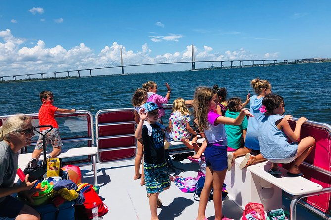 charleston-water-taxi-cruise-with-dolphin-sighting
