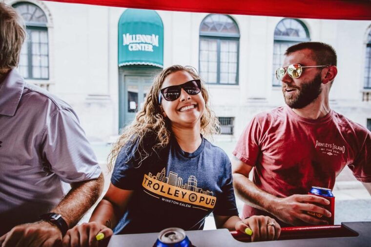 charlotte-double-trolley-pub-tour-with-drinks