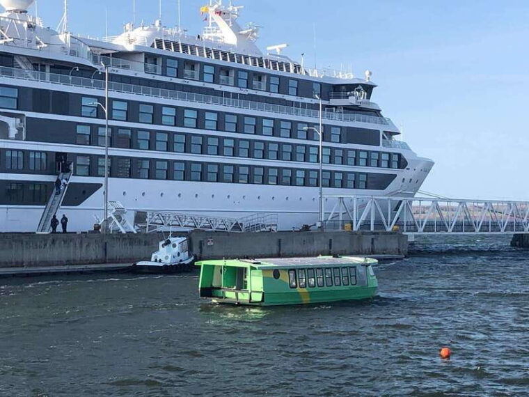 charlottetown-solar-powered-harbor-cruise-experience