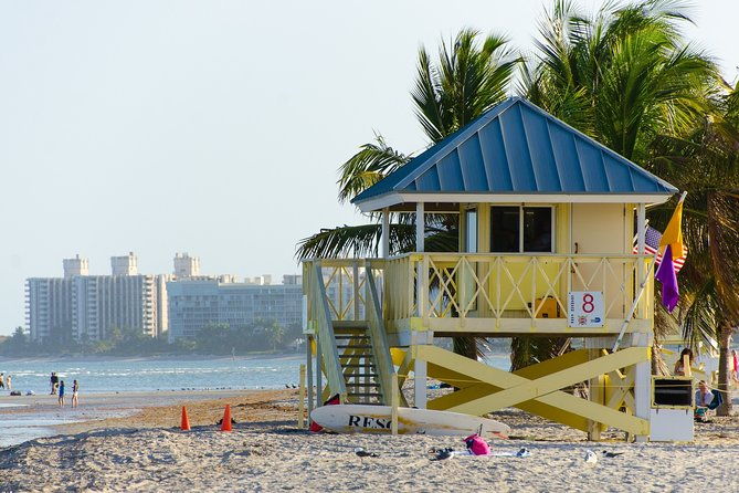 charming-corners-of-miami-walking-tour-for-couples