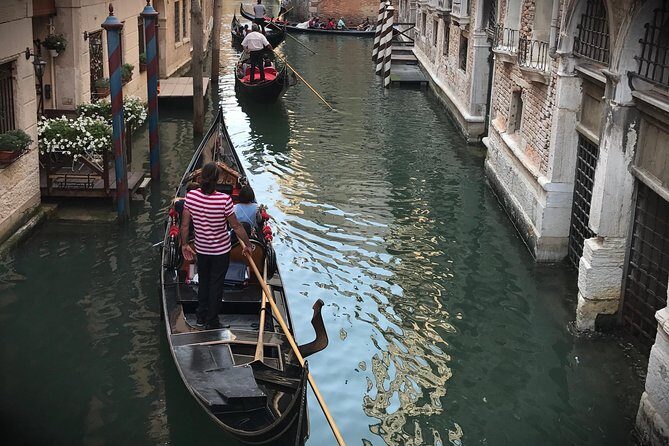 Charming Gondola Ride on the Grand Canal & Gondola Gallery - The Reviews: Insights & Tips