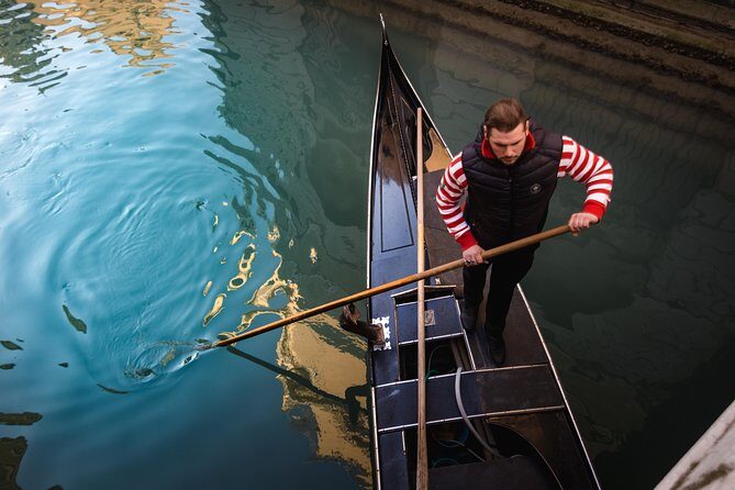 Charming Gondola Ride on the Grand Canal & Gondola Gallery - Who Is This Tour Best For?