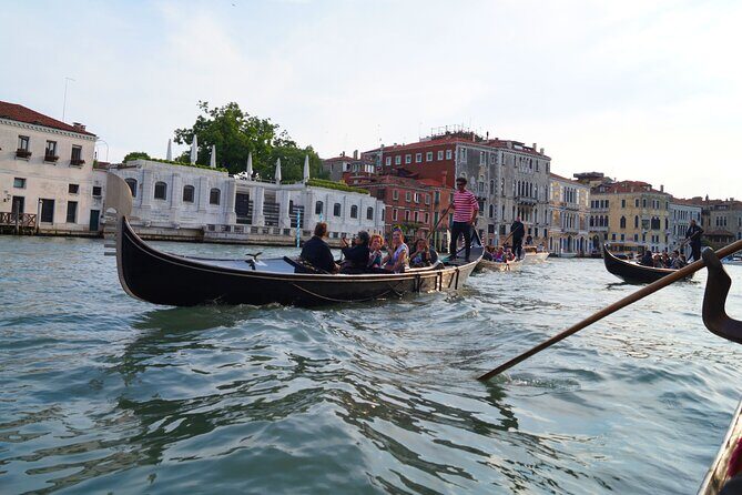 Charming Gondola Ride on the Grand Canal & Gondola Gallery - FAQ