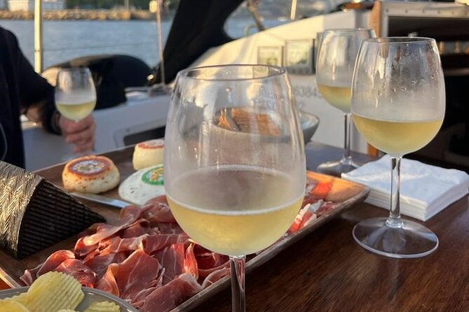 charming-tour-of-the-douro-on-a-shared-sailboat-for-up-to-8-people