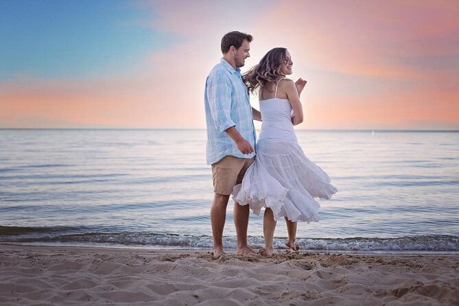 charms-of-honolulu-walking-tour-for-couples
