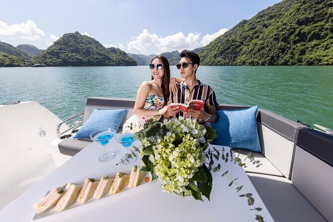 Charter Yacht 3-hour: Enjoy the Breathtaking Sunset on Halong Bay - Key Points