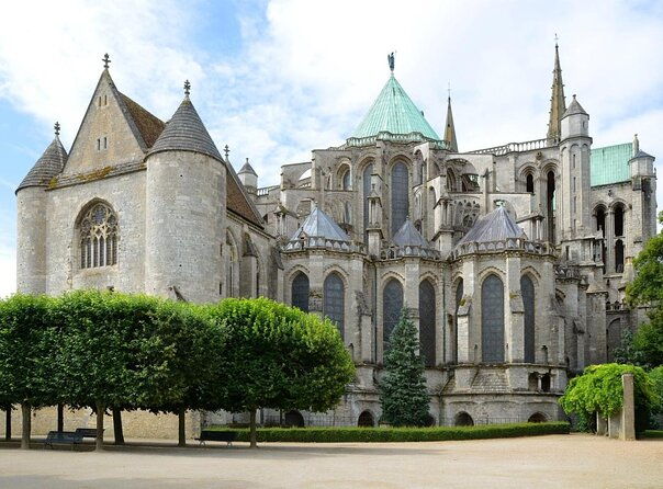 chartres-cathedral-5-hours-tour-from-paris-with-private-transport
