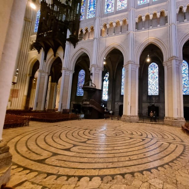 chartres-cathedral-and-city-guided-tour