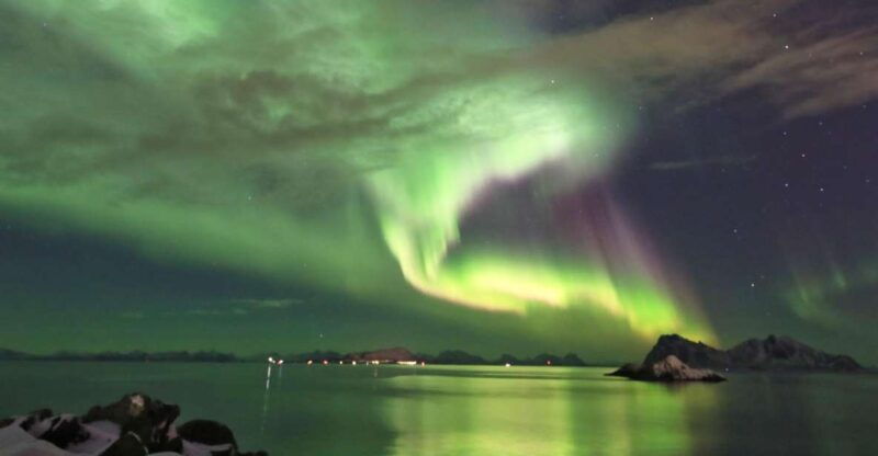 chase-the-northern-lights-with-a-photographer