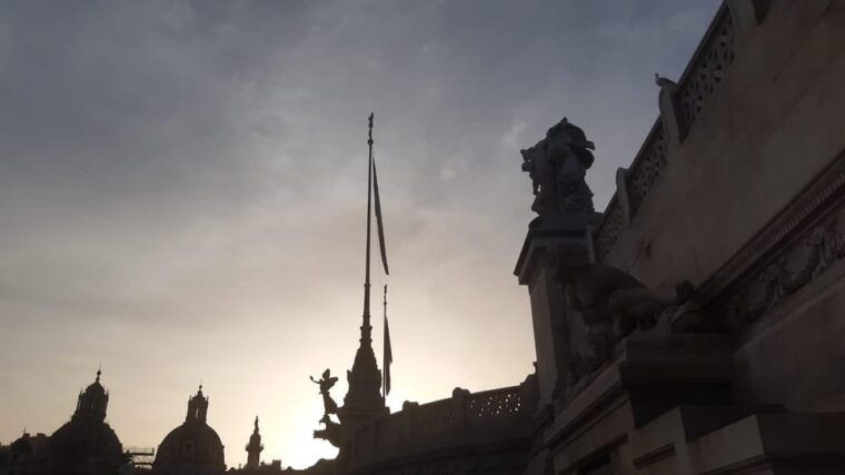 chase-the-sunrise-cycling-on-the-appia-antica