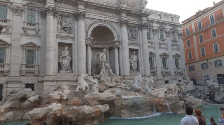 chase-the-sunrise-cycling-on-the-appia-antica