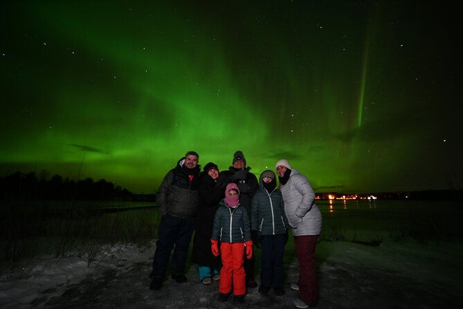chasing-the-auroras-guaranteed-tour-with-professional-photography