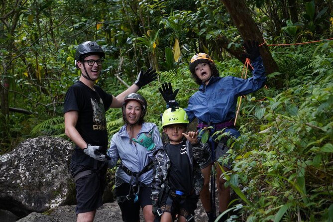 chasing-waterfallswild-hawaii-rappelling