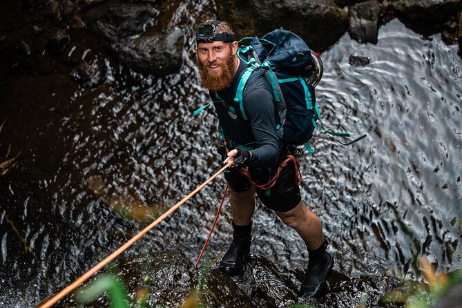 chasing-waterfallswild-hawaii-rappelling