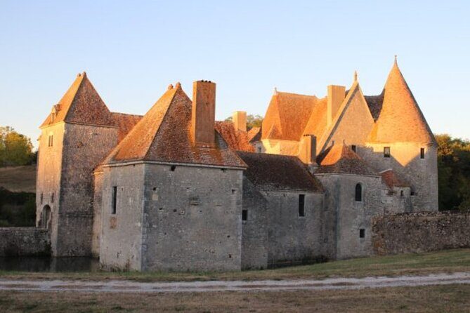 Château de Buranlure 1000 Years of History Heritage and Oenology - Who will enjoy this experience?  