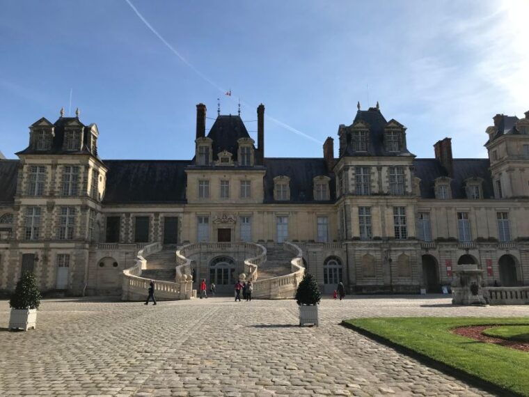 chateau-fontainebleau-english-semi-private-guided-tour-max-6