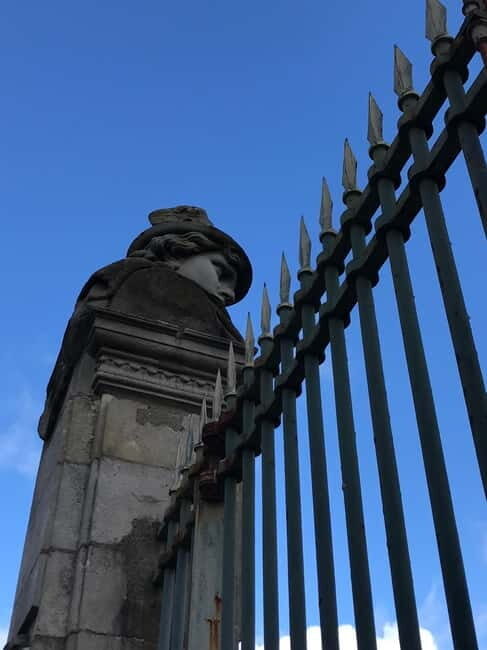 Château Fontainebleau: Semi-private guided tour in German, max. 6 participants - FAQ
