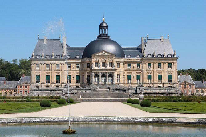 Chateau of Fontainebleau and Vaux le Vicomte 9-Hour Private Tour - Itinerary Breakdown: What to Expect