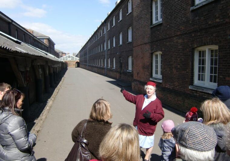 chatham-historic-dockyard-call-the-midwife-tour