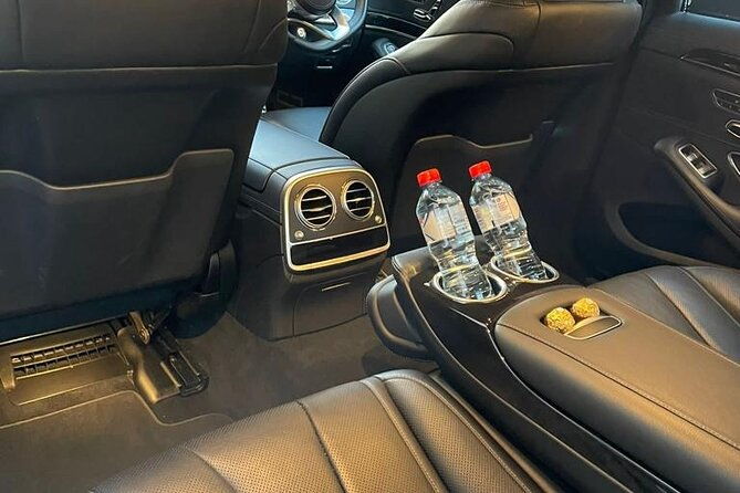 chauffeur-luxury-driver-private-transfer