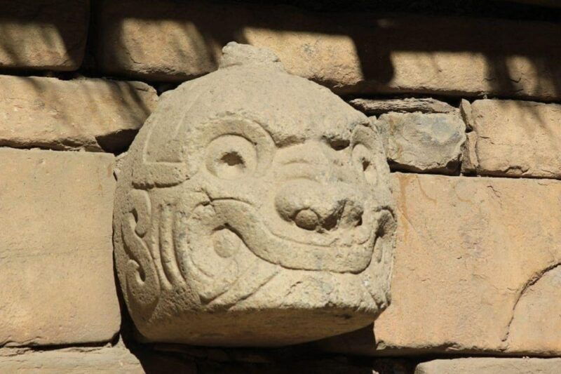 chavin-de-huantar-monument-querococha-lagoon-all-entrances-2