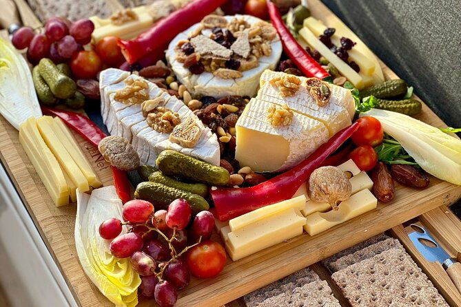 cheese-platter-by-boat-on-lake-thun-interlaken
