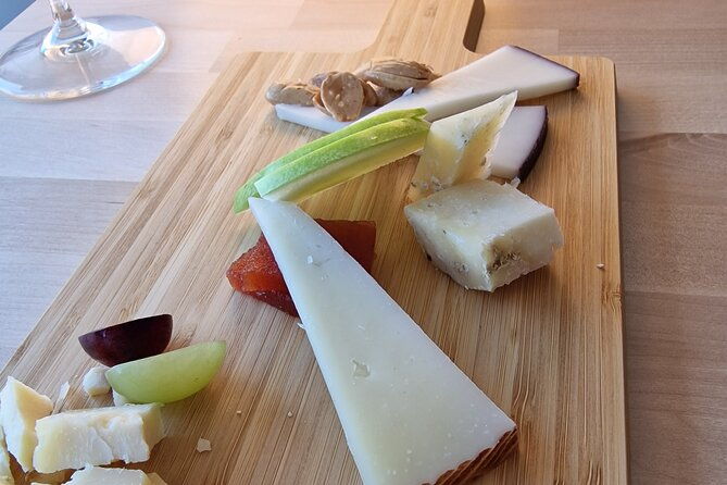 cheese-tasting-with-wine-pairing-in-the-center-of-madrid