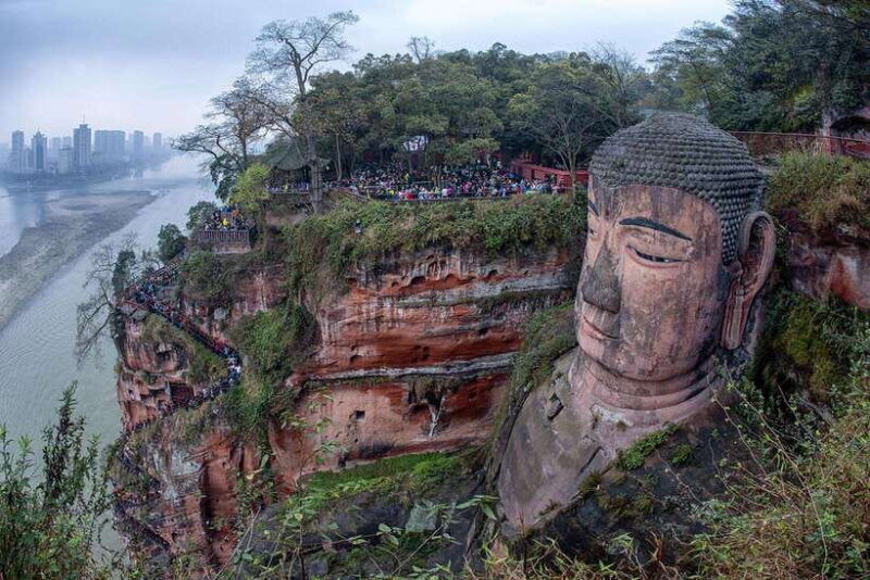 chengdu-3-day-private-tour-with-panda-and-buddha