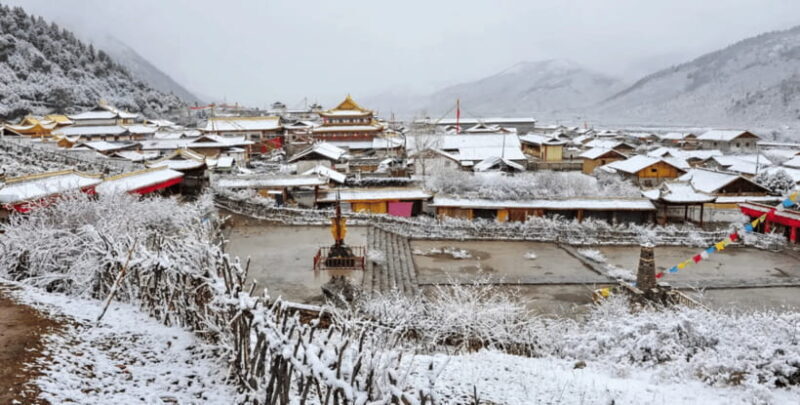 Chengdu 3-Day Self-Guided Jiuzhaigou&Huanglong with Transfer - Day 1: Chengdu to Jiuzhaigou – Bridging City and Nature