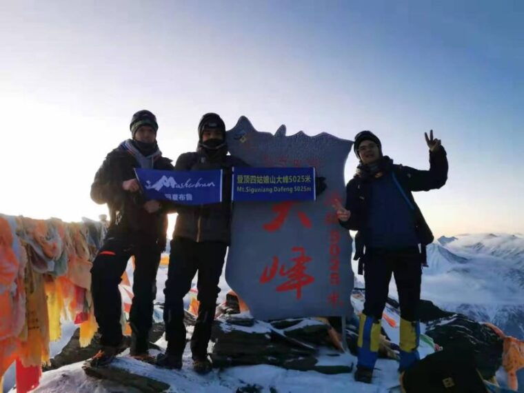 chengdu-6-day-mt-siguniang-dafeng-erfeng-climbing-tour