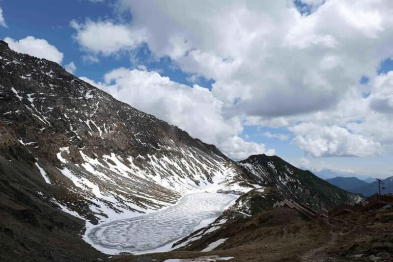 Chengdu: Algou Valley Hiking Tour with Roundtrip Transfer - Who Should Consider This Tour?