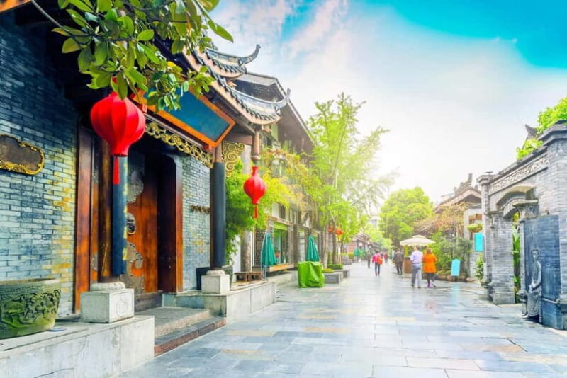 Chengdu: City Walking Tour with Food and Culture Stops - Key Points