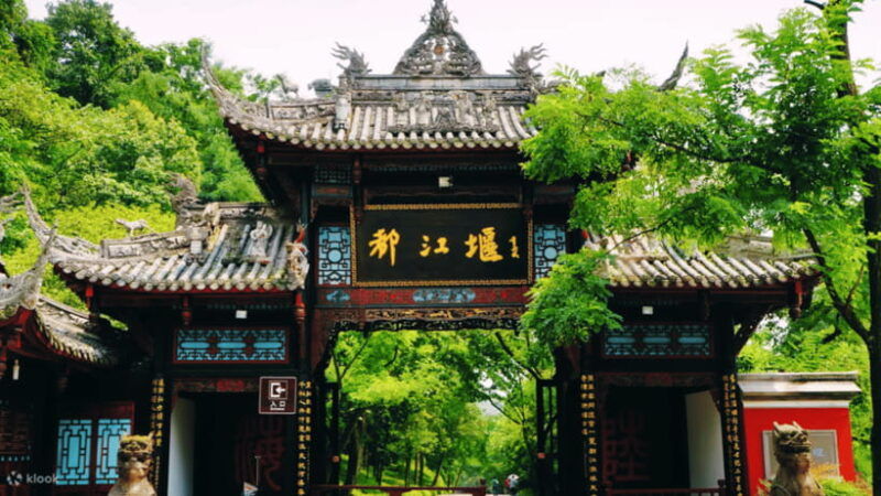 chengdu-dujiangyan-worlds-oldest-water-conservancy-project