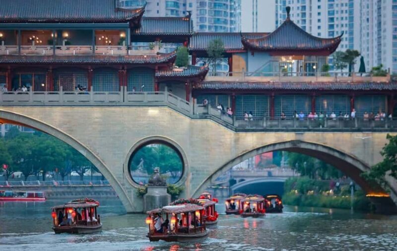 Chengdu: Jinjiang River Night Cruise with Guide - Discovering Chengdu from the Jinjiang River