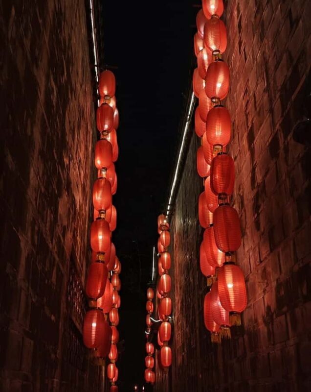 Chengdu: Jinli Street Night Tour & Sichuan Opera Show - Detailed Tour Experience