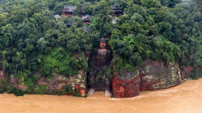 chengdu-jiuzhaigou-dujiangyan-and-emeishan-9-day-tour