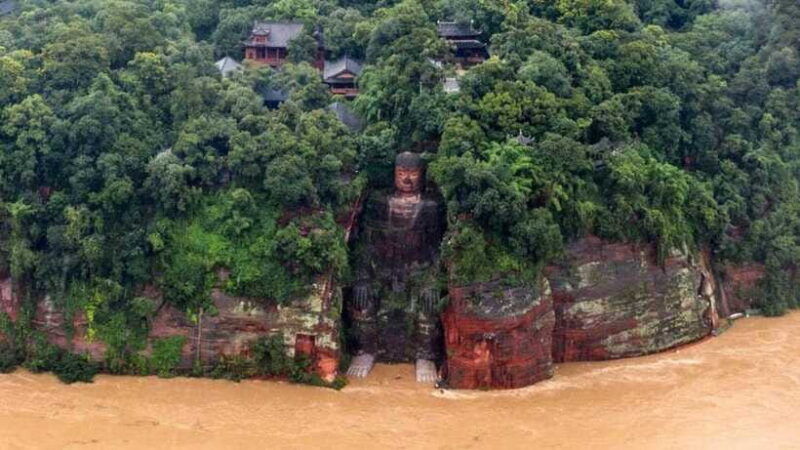 chengdu-jiuzhaigou-dujiangyan-and-emeishan-9-day-tour