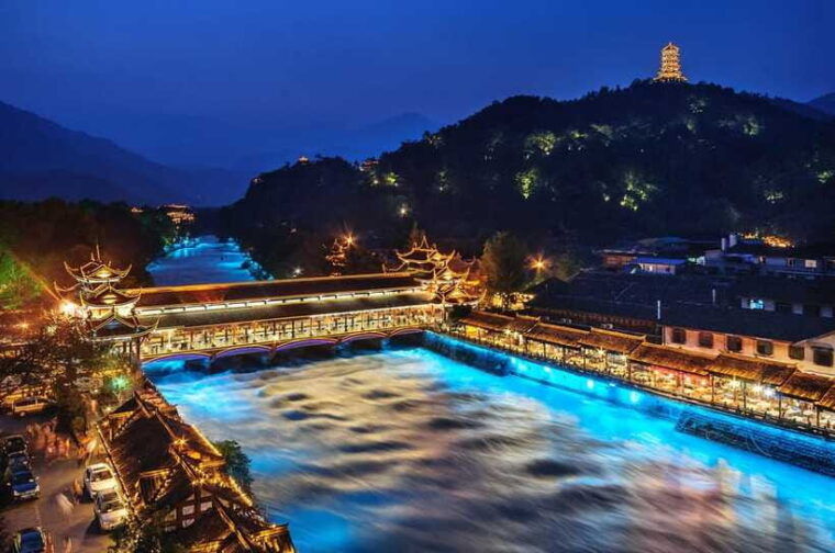 chengdu-jiuzhaigou-dujiangyan-and-emeishan-9-day-tour