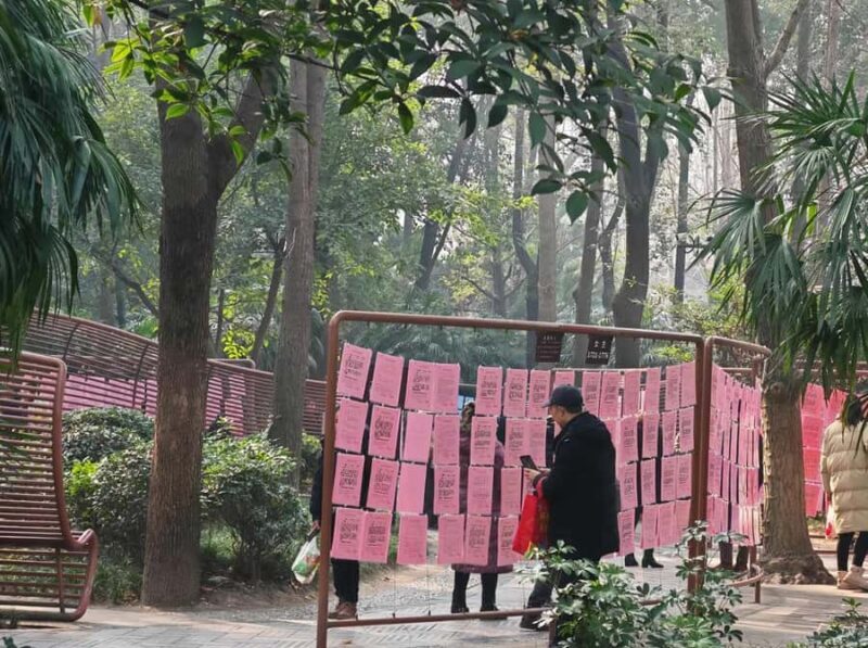 Chengdu: Kuanzhai Alley, Peoples Park, Tea, Opera & Hot Pot - FAQ