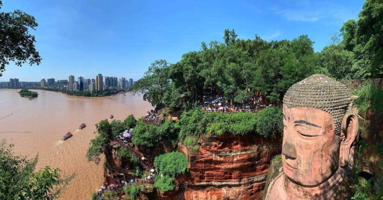chengdu-leshan-buddha-and-emeishan-guided-2-day-trip