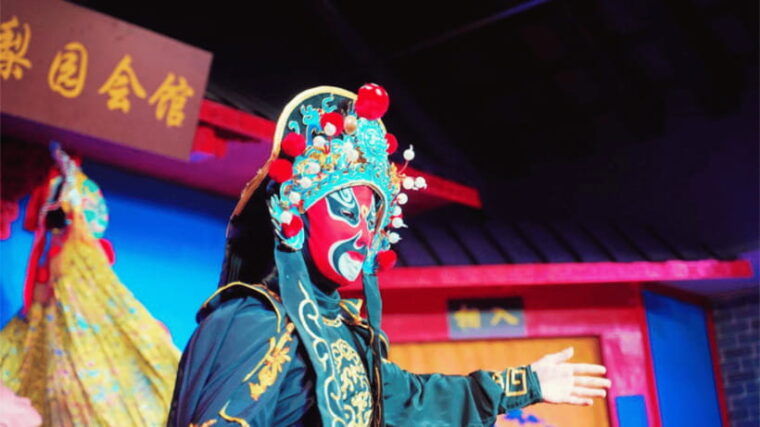 chengdu-liyuan-theater-sichuan-opera-face-changing-show