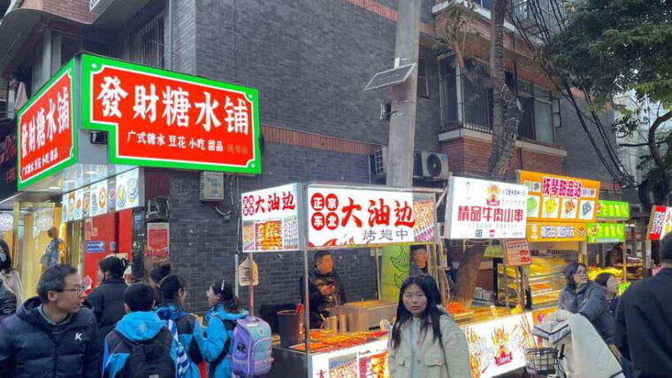 chengdu-night-tour-back-street-food-or-vip-seat-opera-show