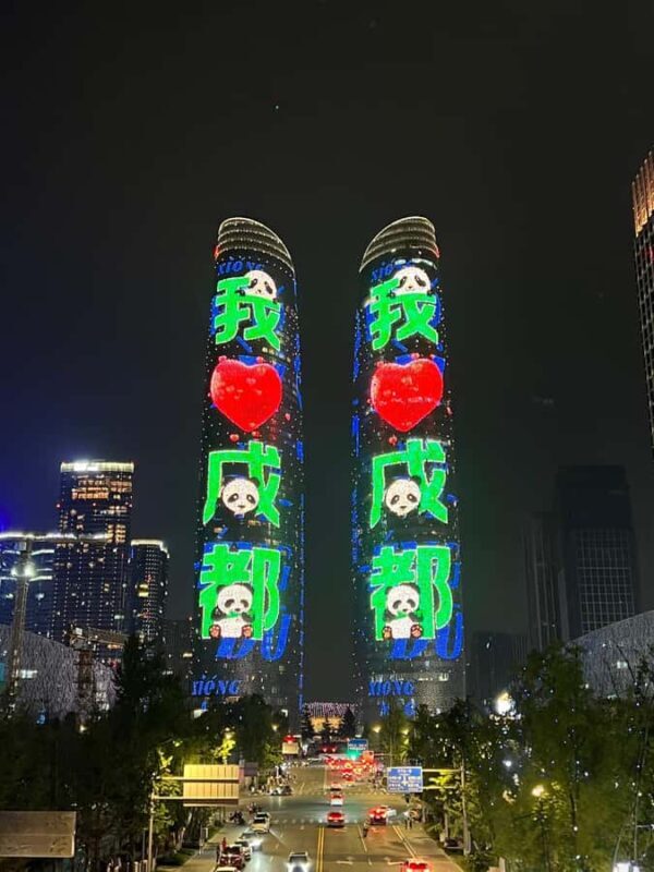 Chengdu: Night Tour with Guide and Transportation - Practical Aspects of the Tour