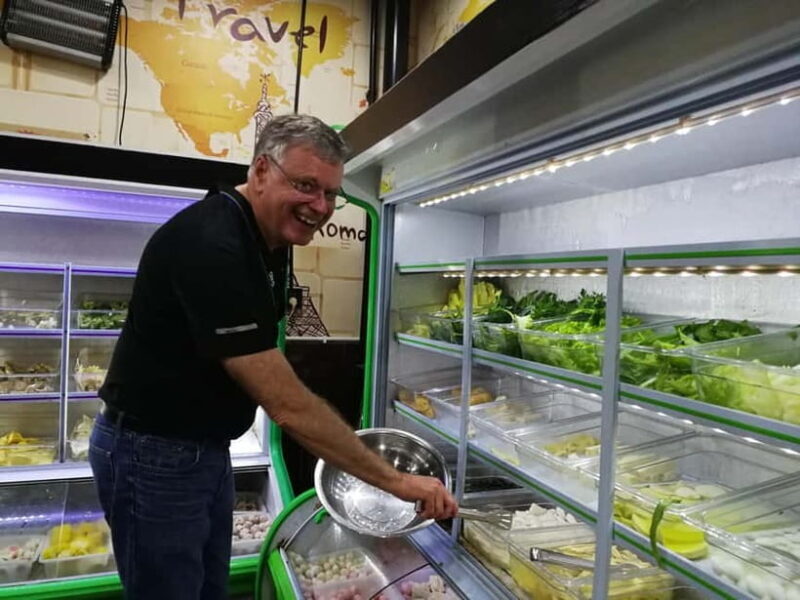 Chengdu Night: VIP Seat Opera Show or Back Alley Food Tour - A Closer Look at the Food Tour